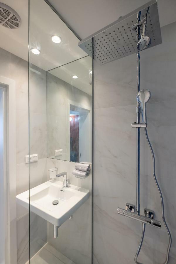 Vitosha Blvd 3-Bedroom, 2-Bathroom Lux Suite Sofía Exterior foto