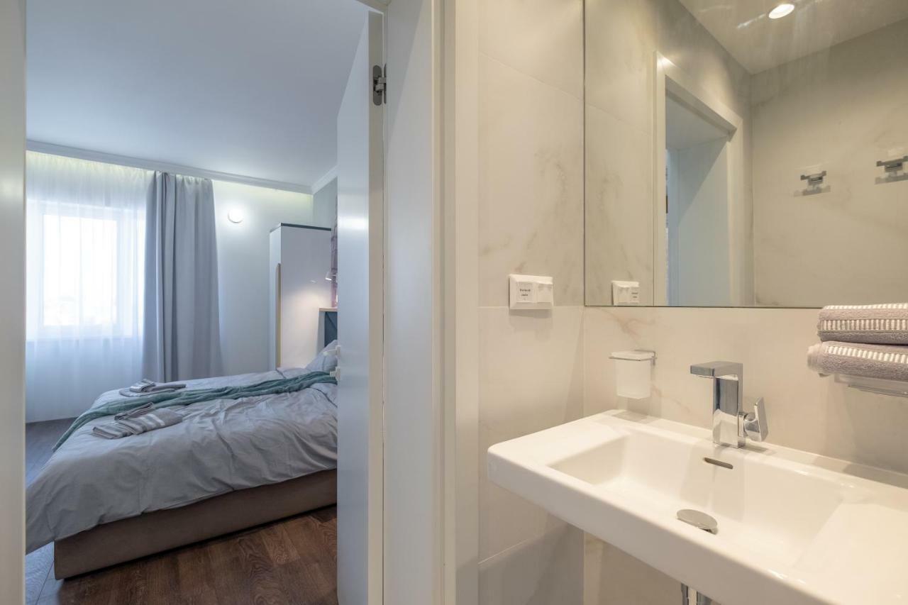 Vitosha Blvd 3-Bedroom, 2-Bathroom Lux Suite Sofía Exterior foto